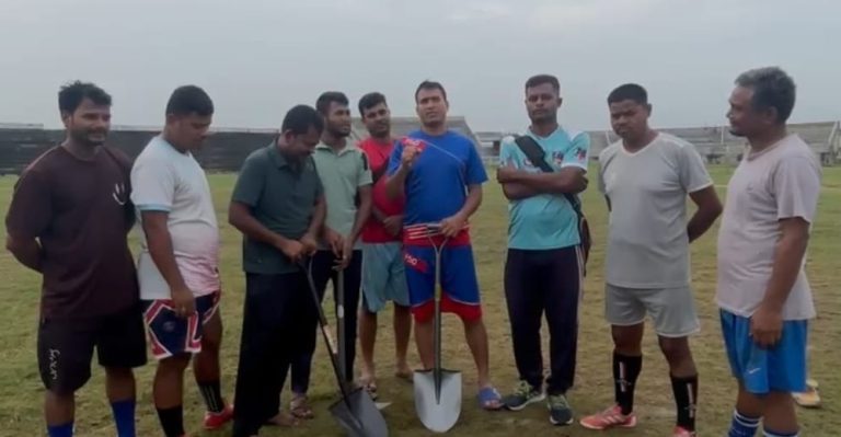 नारायणी रङ्गशाला बचाउ अभियान शुरु, स्थानीय युवाको श्रमदानले पुनर्जीवनको आशा