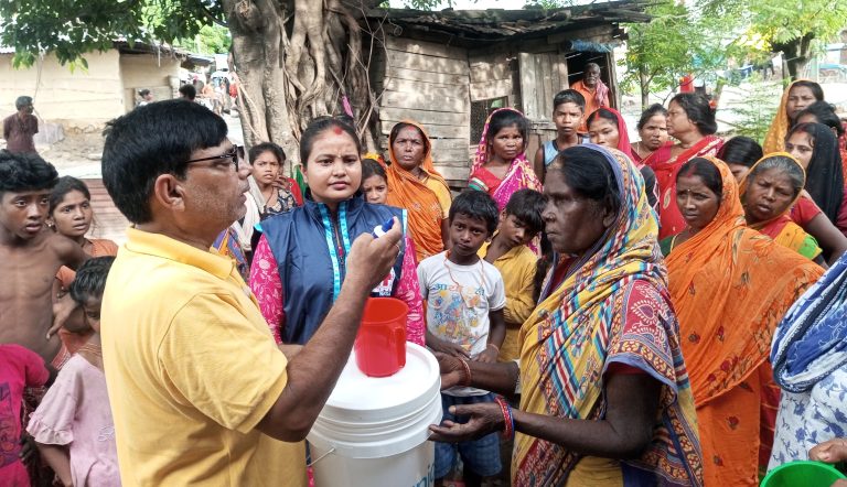 वीरगंजमा “मेरो पानी मेरो बानी” अभियान सुरु, खानेपानी अभाव प्रभावितलाई सामग्री वितरण