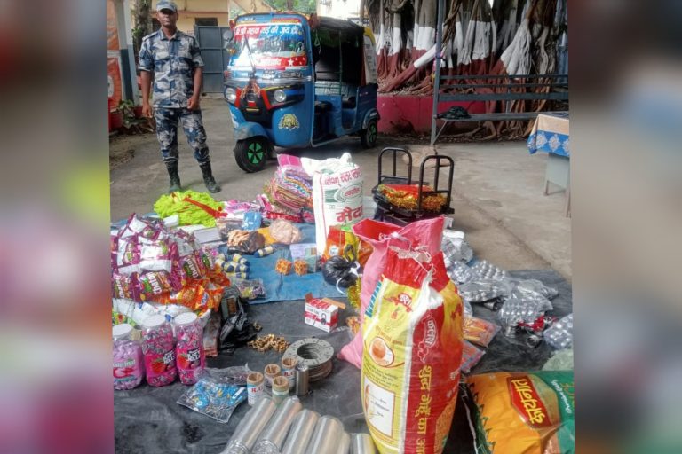 सशस्त्र प्रहरीद्वारा अटो सहित भन्सारछली सामान बरामद