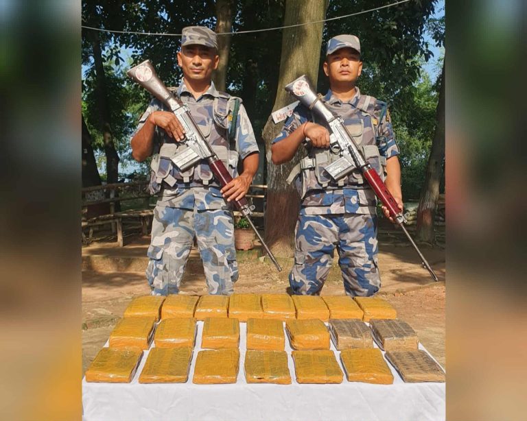 पर्साकाे पोखरियाबाट १९ किलोभन्दा बढी चरेस बरामद