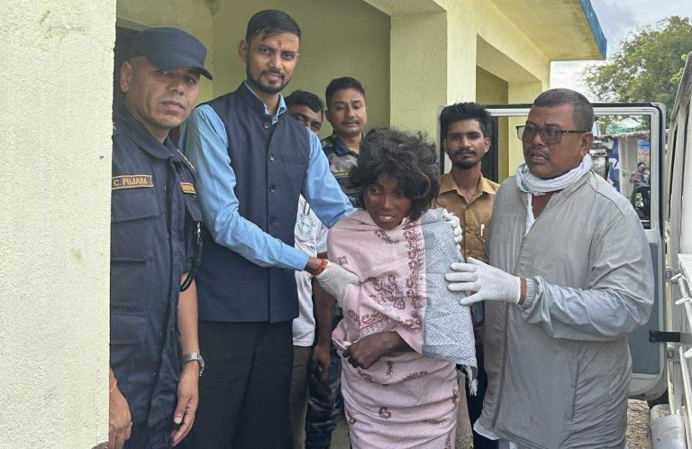 जानकी टोलाबाट ४० वर्षीया महिला उद्धार, मानवसेवा आश्रममा राखियाे