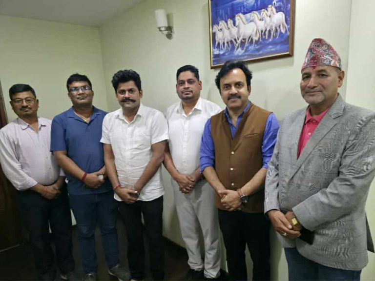 जनमत पार्टीमा ठूलो धक्का : वरिष्ठ उपाध्यक्षसहित शीर्ष नेताहरूको सामूहिक राजीनामा
