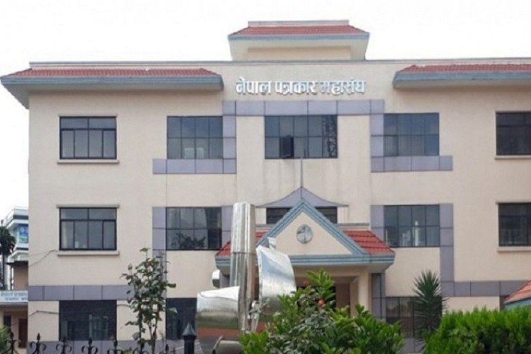 सामाजिक सञ्जाल बन्द गर्ने निर्णय फिर्ता लिन पत्रकार महासंघको माग
