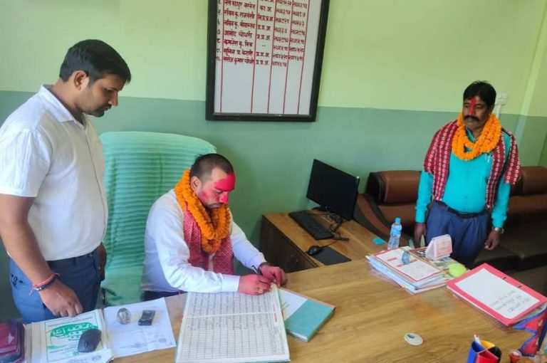 बारागढी गाउँपालिकाको प्रमुख प्रशासकीय अधिकृतमा मुकेश मिश्र