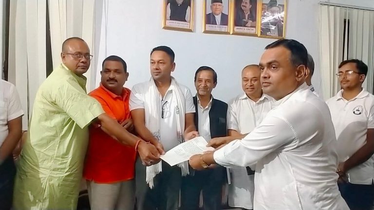मधेशमा नयाँ सरकारका लागि तीन दलको दाबी पेस, कांग्रेसका कृष्णा यादवलाई मुख्यमन्त्रीमा प्रस्ताव