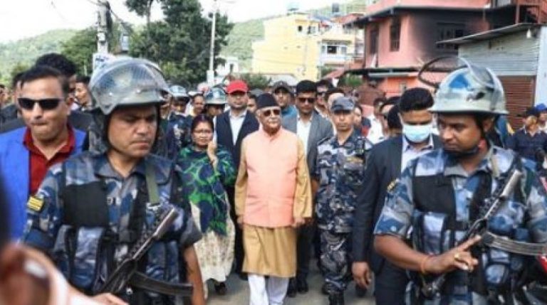 ओली र प्रचण्डको सुरक्षामा कटौती, मापदण्डभन्दा बढी सुरक्षाकर्मी फिर्ता