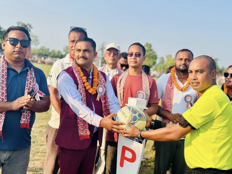 ठोरी चौथो गोल्डकपकाे जगरनाथपुर गाउँपालिका अध्यक्ष यादवद्वारा उद्घाटन