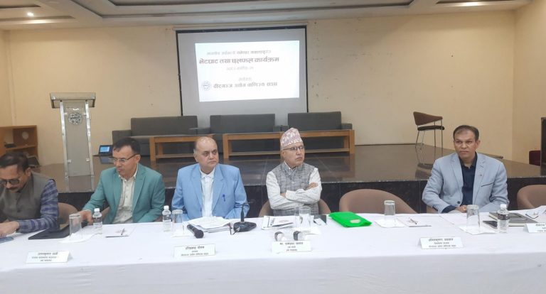 आर्थिक समृद्धिका लागि सरकार निजी क्षेत्रसँग सहकार्यमा अघि बढ्दैछ : अर्थमन्त्री खनाल