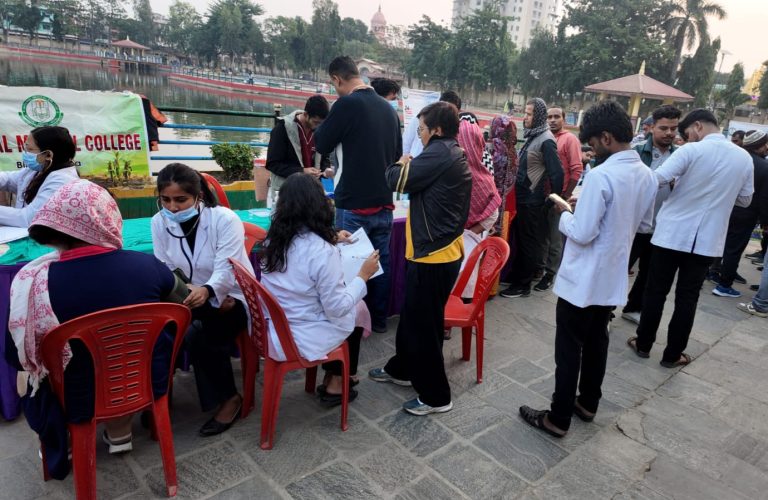 मधुमेह दिवसको अवसरमा निःशुल्क मधुमेह परीक्षण तथा स्वास्थ्य परामर्श