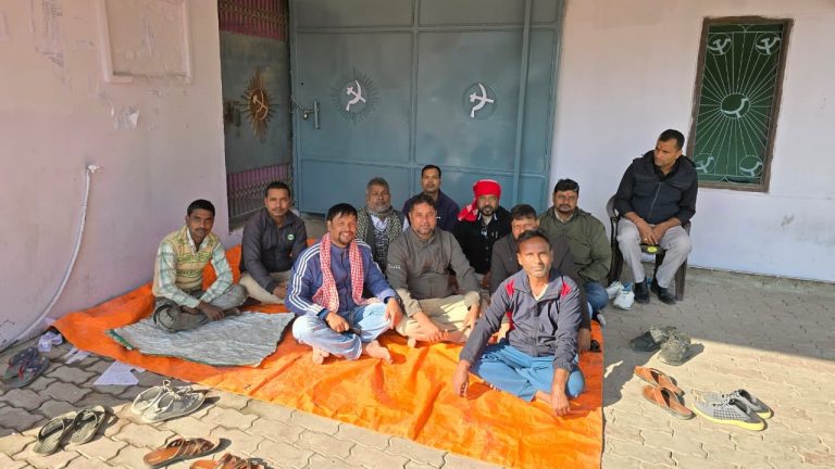 एमाले पर्सामा प्रतिनिधि छनौट विवाद: पार्टी कार्यालयमा धर्ना, निर्वाचन स्थगित