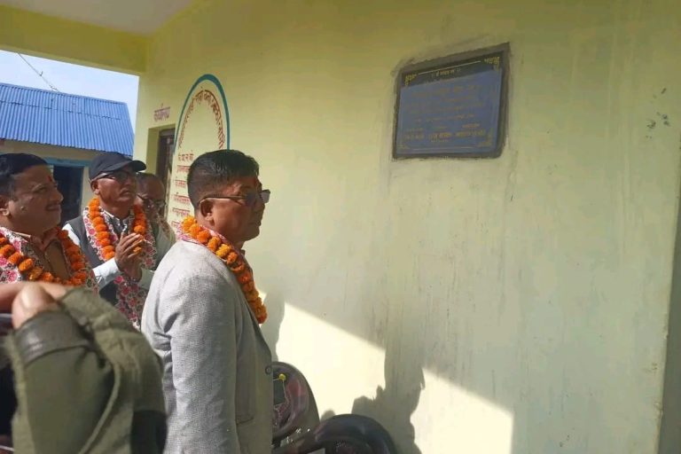 ठाेरीमा शिकारीबास प्राथमिक विद्यालयको नवनिर्मित भवन उद्घाटन