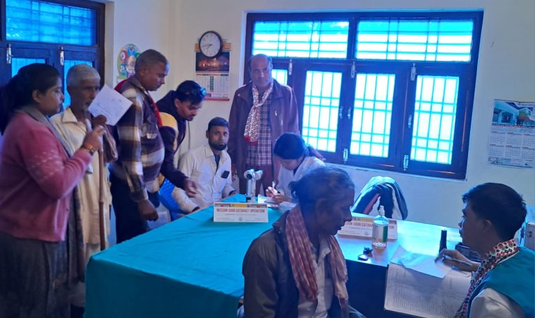 पोखरियामा निःशुल्क आँखा जाँच शिविर सम्पन्न, ३४ जनामा मोतियाबिन्दु फेला