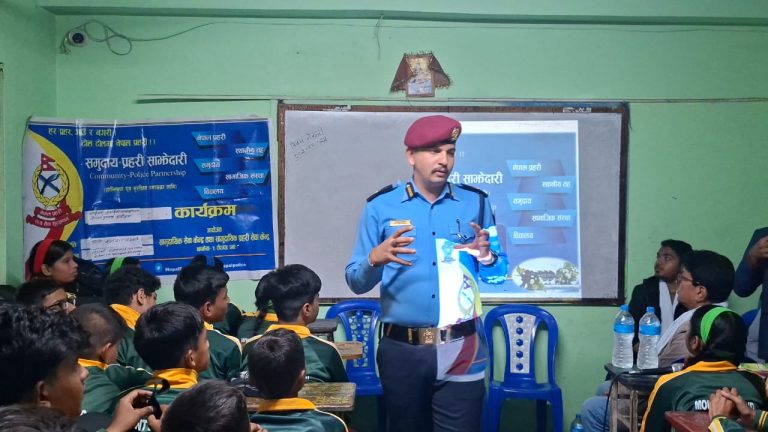 वीरगंजमा विद्यार्थीलाई साइबर क्राइमबारे जनचेतना