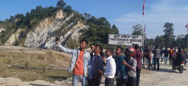 ठोरीमा आन्तरिक तथा बाह्य पर्यटकको चाप बढ्दो, पर्यटन व्यवसायमा चहलपहल
