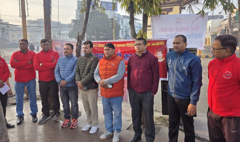 प्रेस सेन्टरको स्थापना दिवसमा वीरगंजमा प्रभातफेरी तथा रक्तदान कार्यक्रम सम्पन्न