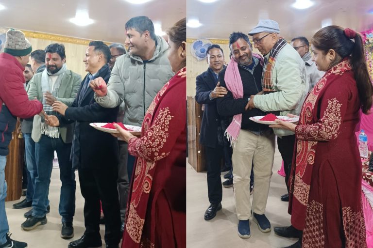 पर्सा क्षेत्र नं. ४ मा एमाले, जसपा परित्याग गरि वडाध्यक्ष सहित सयाैं जना रास्वपामा प्रवेश