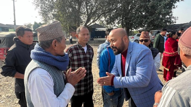 बारा–३ मा रास्वपा उम्मेदवार साहको घरदैलो, टाँगिया बस्तीका समस्या समाधान गर्ने प्रतिबद्धता
