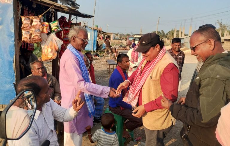 पर्सा–२ मा नेकपा उम्मेदवार मनोज चौधरीको मतदाता भेटघाट