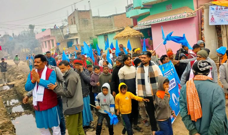 पर्सा ३ का उम्मेदवार चौरसियाद्वारा आचारसंहिता उल्लंघन, चुनावी प्रचारमा बालबालिका प्रयोग