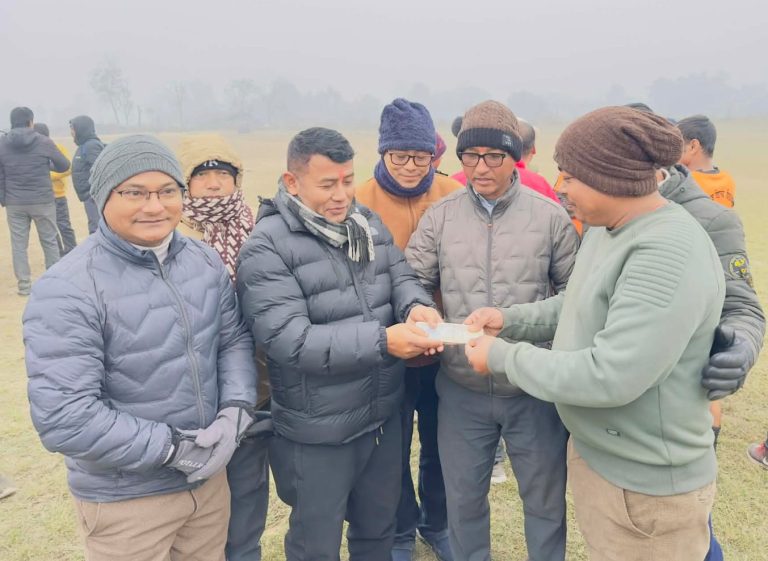 शिक्षकबीचको मैत्रीपूर्ण फुटबलमा ठोरी गाउँपालिका विजयी