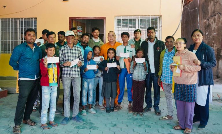 वीरगंजमा अपाङ्गता भएका बालबालिकालाई शैक्षिक सहयोगस्वरूप आर्थिक सहायता