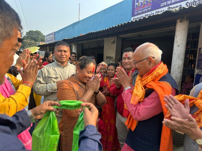 पर्सा–४ काे सुवर्णपुरमा एमाले परित्याग, ७ जना नेता–कार्यकर्ता कांग्रेसमा प्रवेश