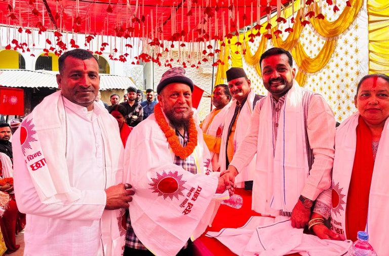 वीरगंज–२३ मा जसपा त्याग्दै २५० भन्दा बढी नेता–कार्यकर्ता एमालेमा प्रवेश