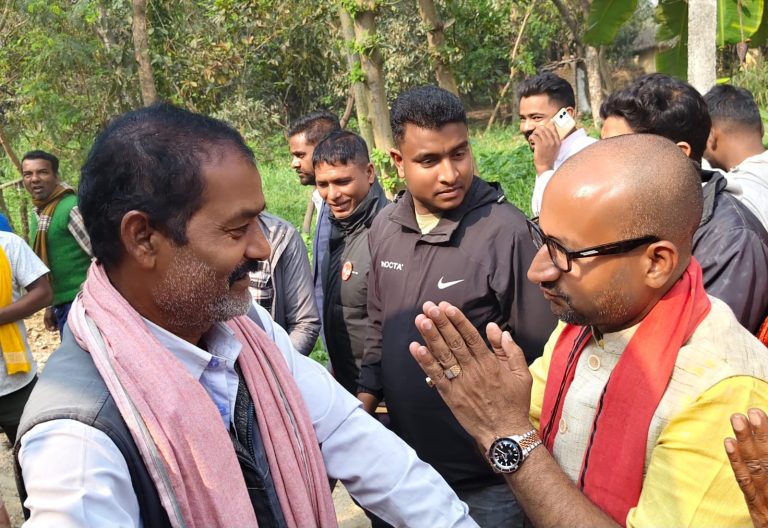 पर्सा–३ मा रुपेश पाण्डेयको घरदैलो: झुटो आश्वासन होइन, कामको प्रतिबद्धता