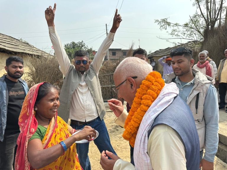 पर्सा ४ काे जगरनाथपुरमा रमेश रिजालकाे घरदैलाे, मतदाताबाट टीका र समर्थन