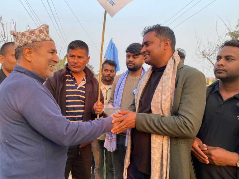 बढनिहारमा सुशील कानुको घरदैलो, कृषि र स्वास्थ्यलाई पहिलो प्राथमिकता दिने प्रतिबद्धता