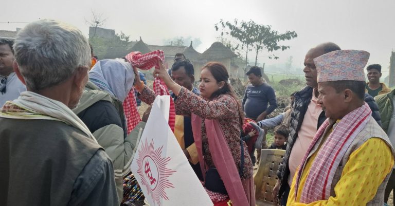 पर्सा–२ बहुअरावामा एमालेको अगुवा कार्यकर्ता भेला, सयभन्दा बढी एमालेमा प्रवेश