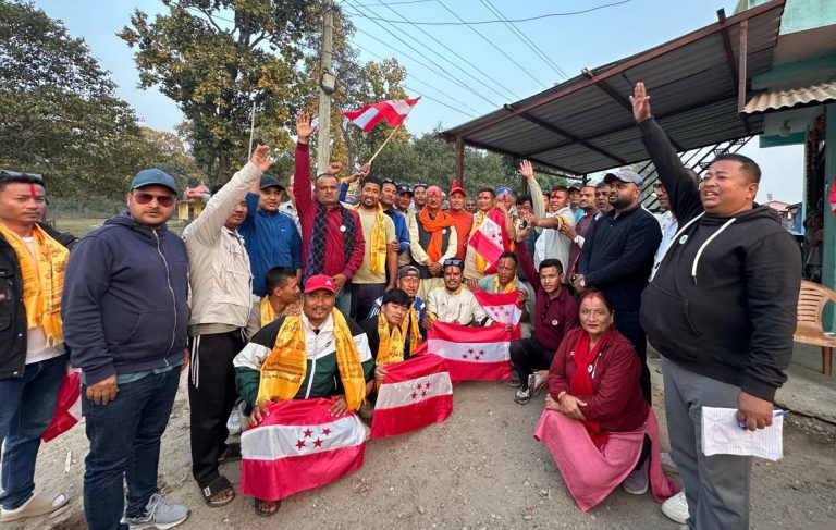 पर्सा–४ मा रमेश रिजालप्रति युवाको आकर्षण, ठोरीमा दर्जनौँ युवा कांग्रेसमा प्रवेश