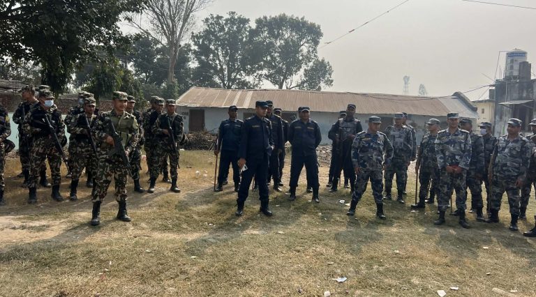 निर्वाचन सुरक्षाका लागि बारा १ मा नेपाल प्रहरी, सशस्त्र प्रहरी र सेनाको संयुक्त गस्ती सुरु