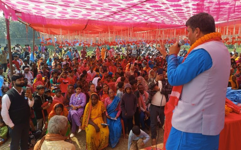 टेढामा रास्वपाको विशाल पार्टी प्रवेश, हरि पन्तको समर्थनमा ओर्लिए स्थानीय