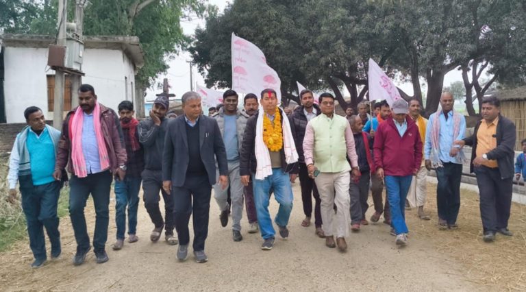 पर्सा–४ मा डा. कृपासिन्धु चौधरीको घरदैलो अभियान तीव्र, शिक्षा–स्वास्थ्य–कृषिमा विकास वाचा