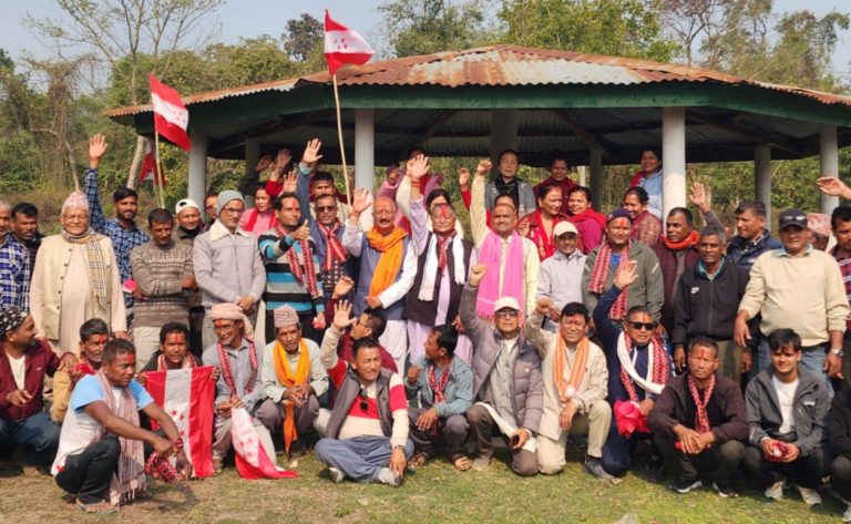 पर्सा–४ का उम्मेदवार रमेश रिजालद्वारा ठोरी–१ मा घरदैलो अभियान