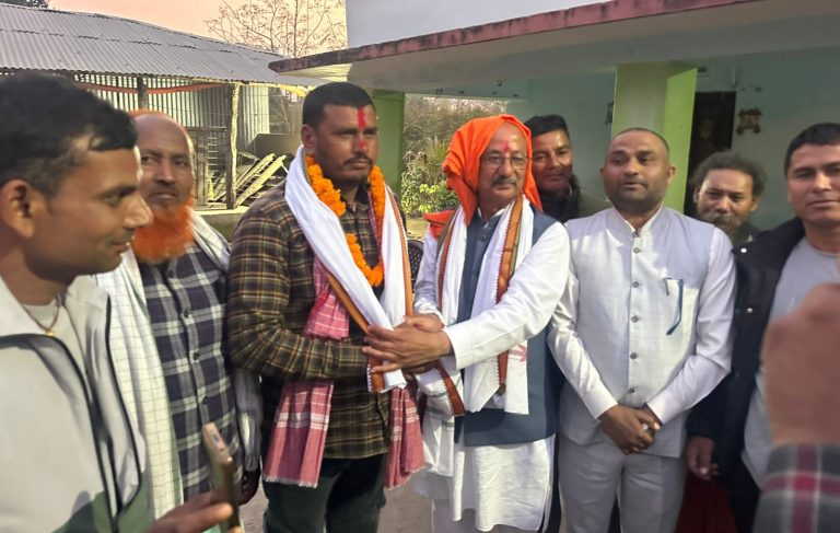 पर्सा–४ मा एमालेका पटेलसहित १०० भन्दा बढी कांग्रेसमा प्रवेश