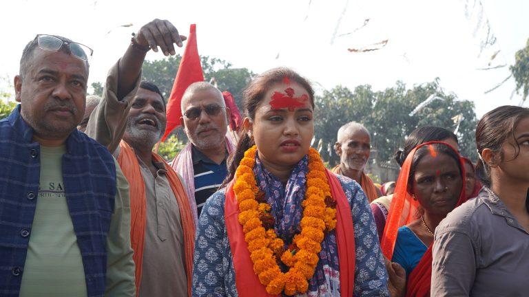 पर्सा–२ अलौमा एमाले उम्मेदवार रिमा यादवको घरदैलो, स्थानीयको उत्साहजनक समर्थन