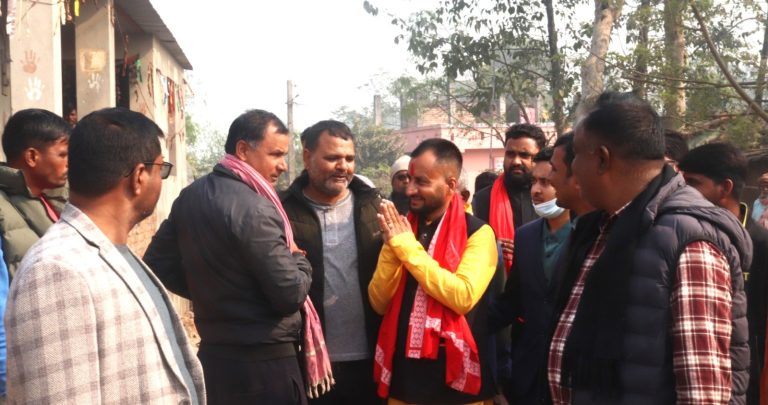 पर्सा–३ मा एमाले उम्मेदवार रुपेश पाण्डेयको घरदैलो अभियान तीव्र