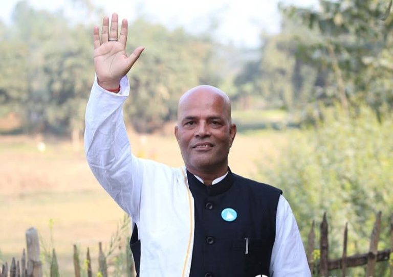 अमरेश सिंहद्वारा उद्योगमन्त्री पद अस्वीकार, मन्त्रालय प्रधानमन्त्री बालेनसँगै
