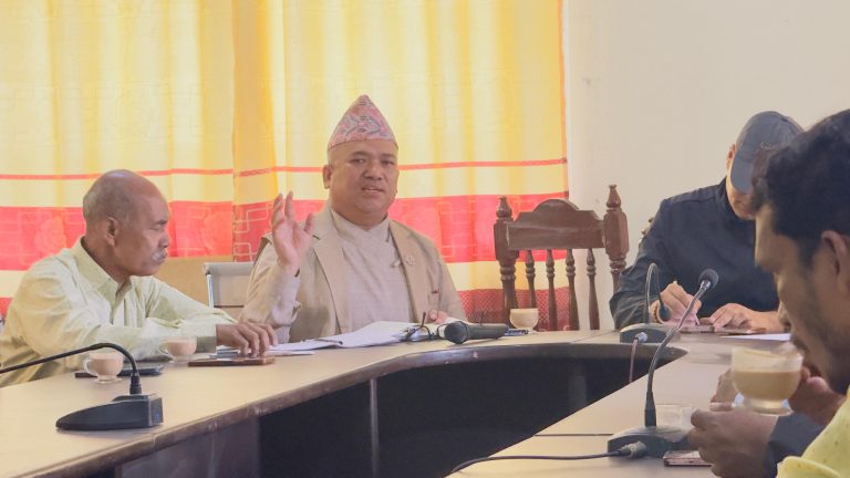 दलितका मुद्दामा संवेदनशील हुन प्रशासनलाई दलित आयोगकाे आग्रह