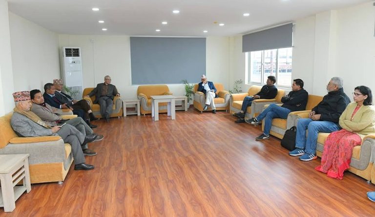 ओली र लेखकको गिरफ्तारीप्रति एमालेको कडा विरोध, तत्काल रिहाइको माग
