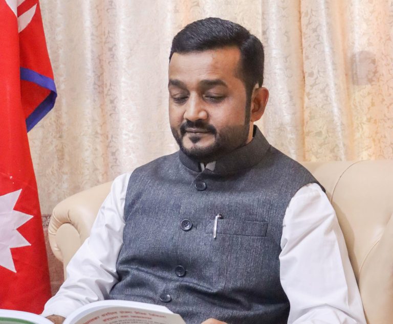 परिणाम स्वीकार्दै प्रदीप यादवद्वारा विजयी हरि पन्तलाई बधाई, जनताको सेवामा निरन्तर रहने प्रतिबद्धता