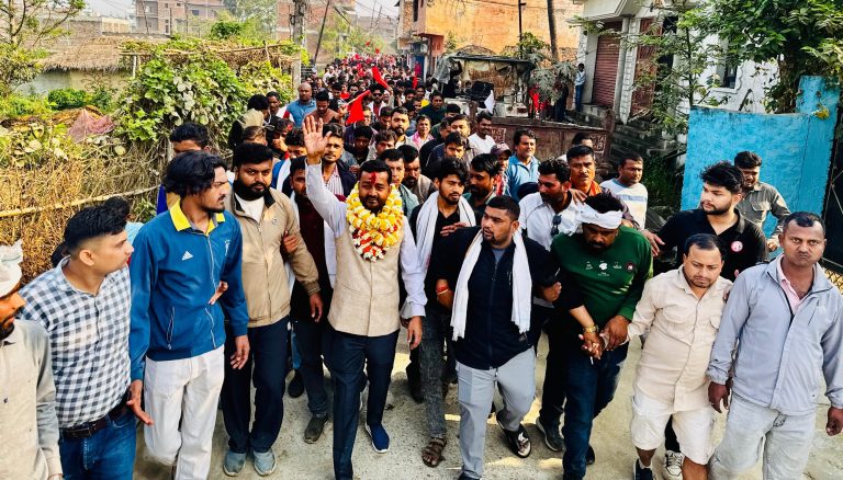 नगवामा घरदैलो गर्दै प्रदीप यादवले भने– ‘संकटबाट देश निकाल्न एमाले नै एकमात्र विकल्प’