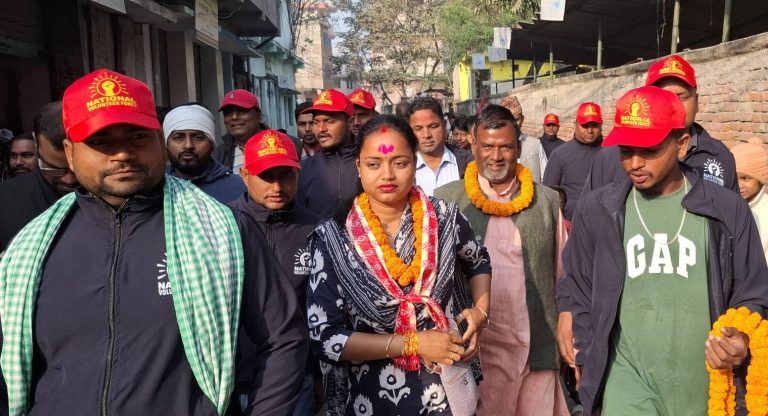 छपकैयामा रिमा यादवको घरदैलो: संघीयता र स्थायित्वका लागि सुर्यमा मतदान गर्न अपिल