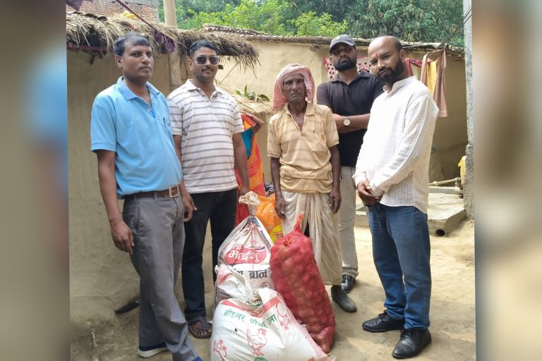 विवाहका लागि विपन्न परिवारलाई खाद्य सामग्री सहयोग