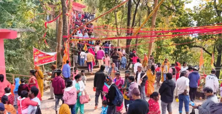 दुधेश्वर महादेव मेलामा हजारौं भक्तजनको भीड, व्यवस्थापनमा चुनौती