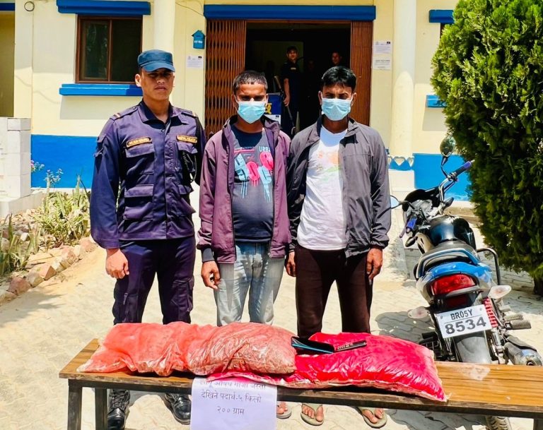 इप्रका पाेखरियाद्वारा लागु औषध गाँजासहित दुई जना पक्राउ