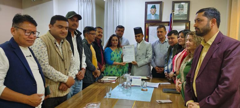 सरकारी सूचना केवल सरकारी मिडियामै सीमित गर्ने निर्णय खारेज गर्न माग, आन्दोलनको चेतावनी