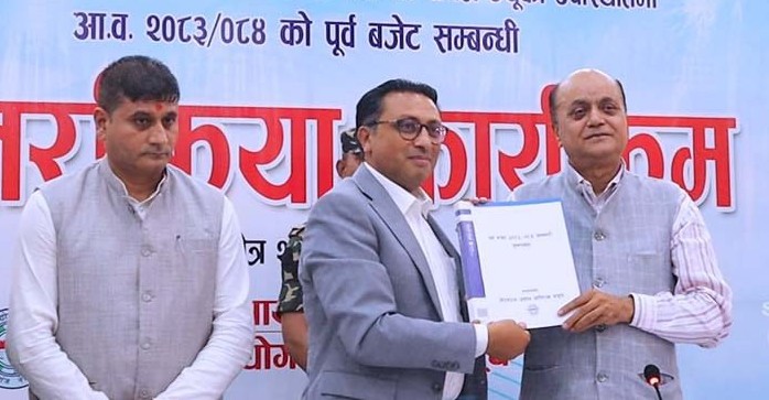 तर्साएर होइन, सहकार्य र संवादबाट राजस्व वृद्धि गर्न अर्थमन्त्री वाग्लेको निर्देशन